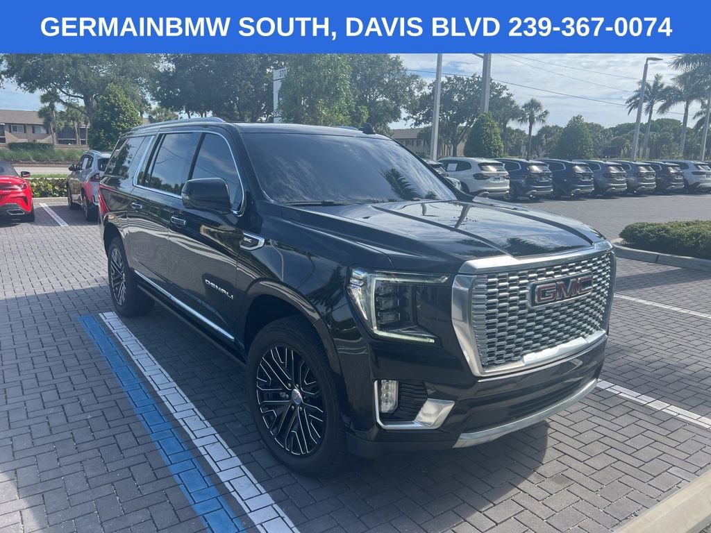 Used 2021 GMC Yukon XL Denali w/ Denali Premium Package AWD/4WD image 3
