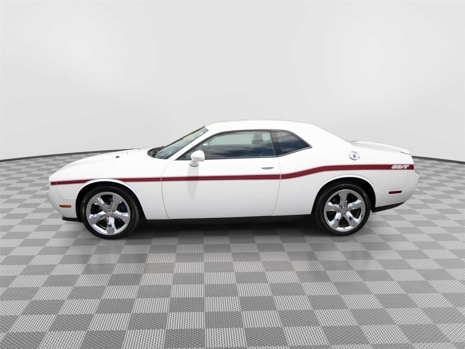 Used 2013 Dodge Challenger SXT Plus RWD image 8