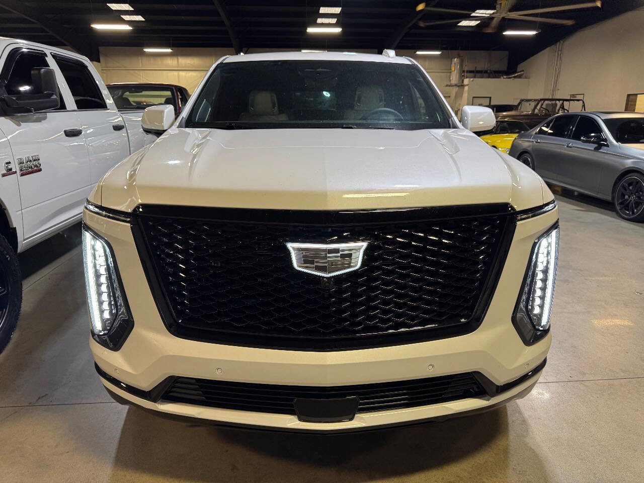 Used 2025 Cadillac Escalade Sport Platinum w/ LPO, ONYX Package image 11