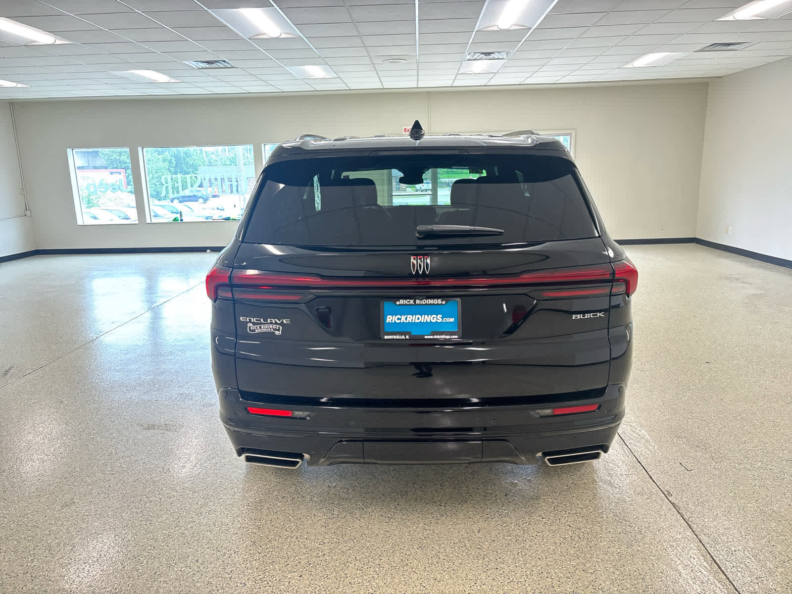 Used 2025 Buick Enclave Sport Touring w/ Power Package FWD image 9