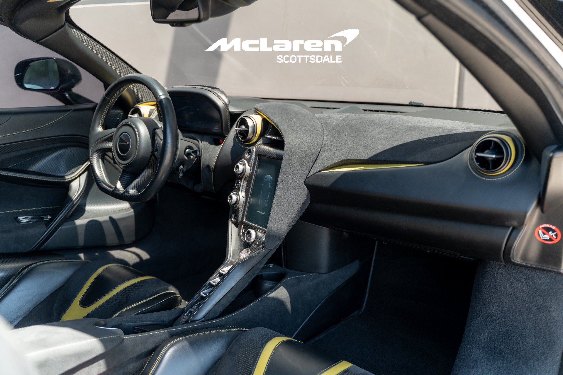 Used 2018 McLaren 720S Performance RWD image 17