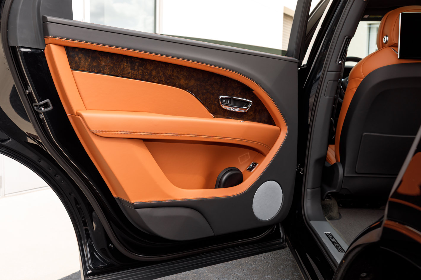 Certified 2023 Bentley Bentayga Extended Wheelbase AWD/4WD image 47