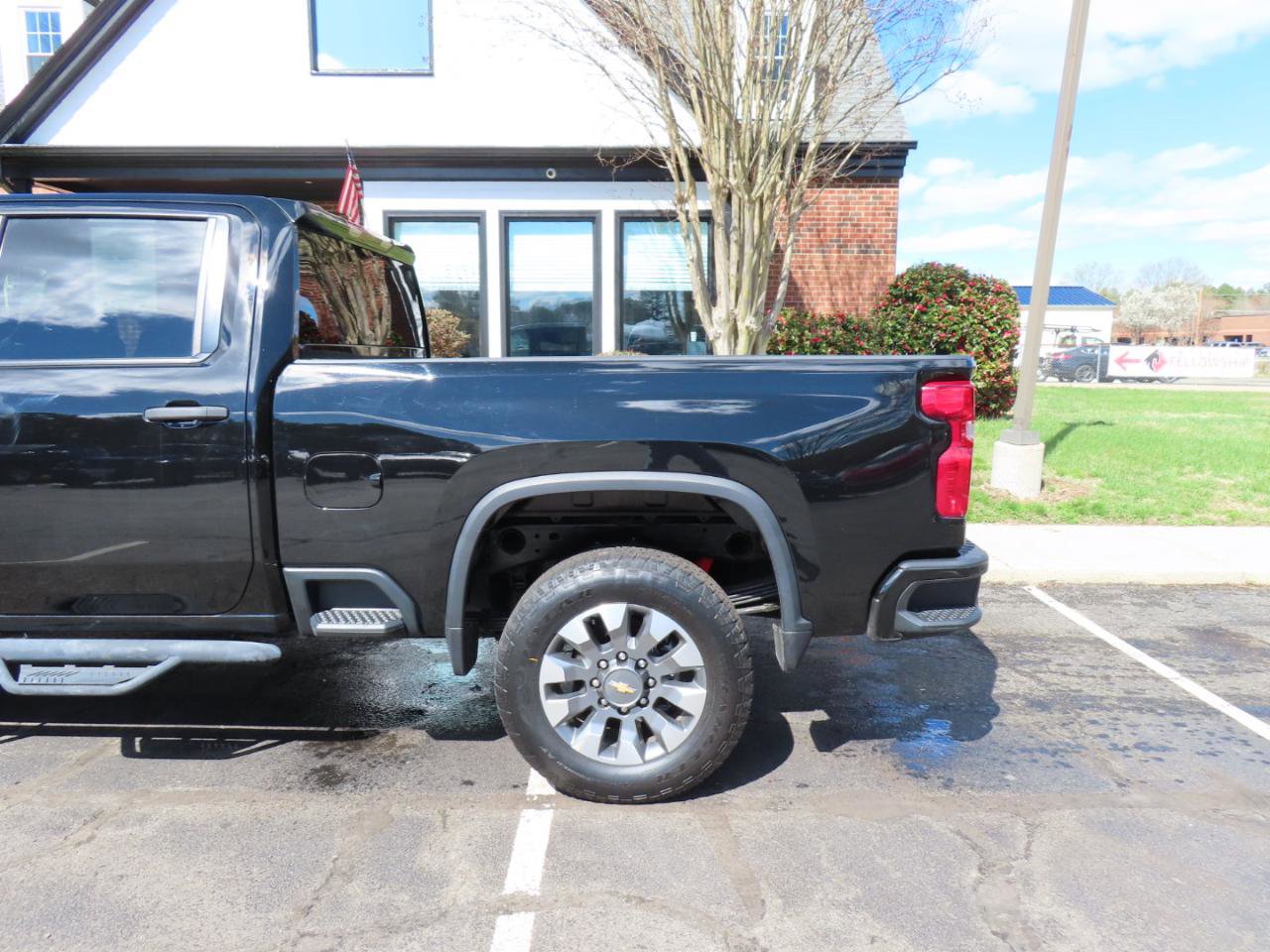 Used 2024 Chevrolet Silverado 2500 Custom w/ Z71 Off-Road Package AWD/4WD image 4