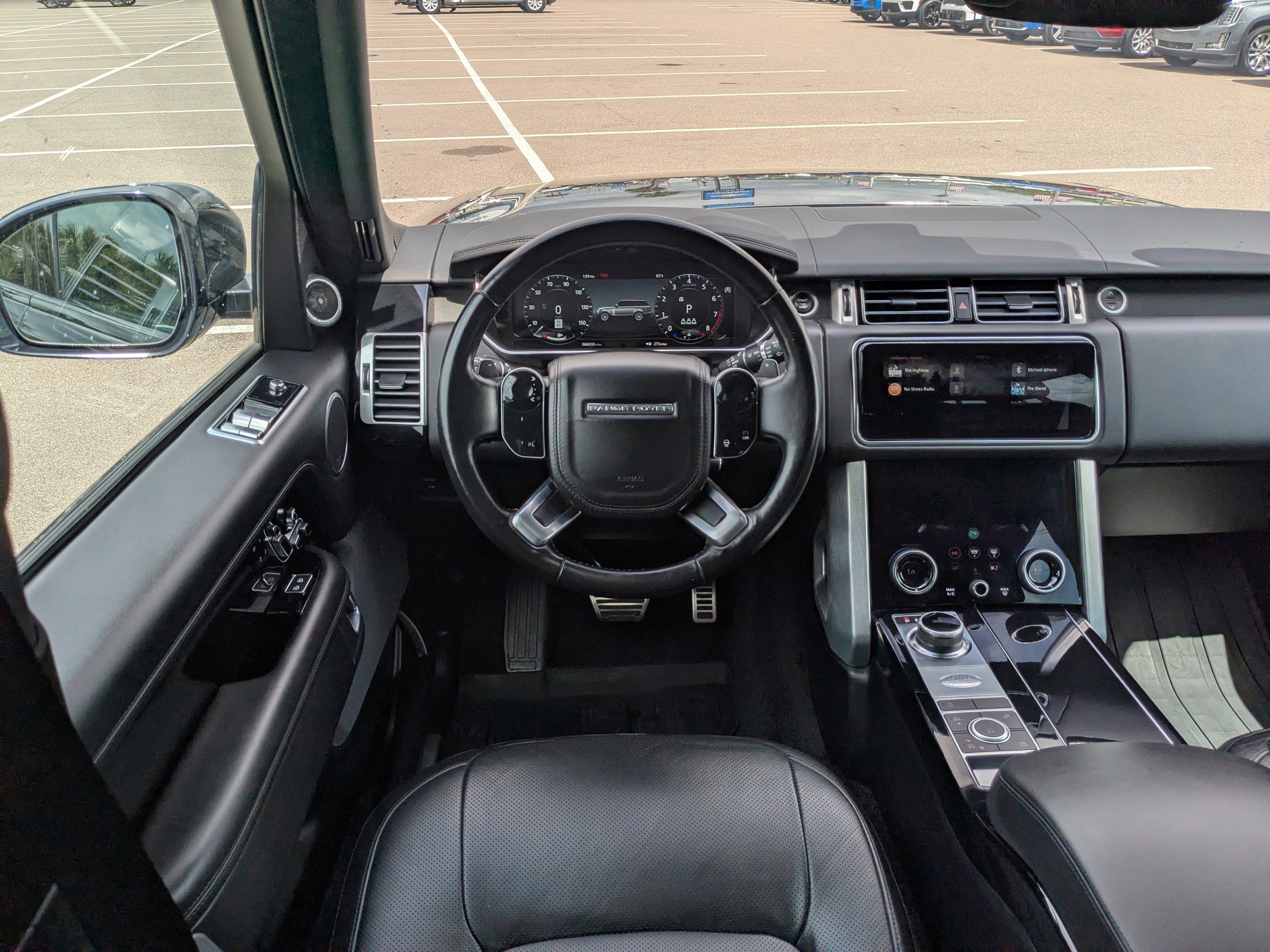 Used 2022 Land Rover Range Rover Westminster Edition image 16