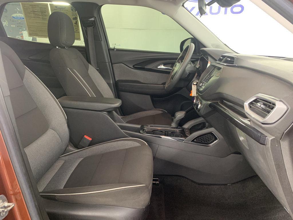 Used 2021 Chevrolet TrailBlazer LS image 39