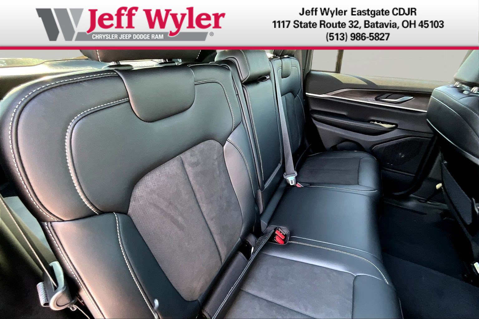 New 2026 Jeep Grand Cherokee Altitude AWD/4WD image 19