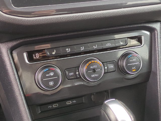 Used 2021 Volkswagen Tiguan SE AWD/4WD image 36