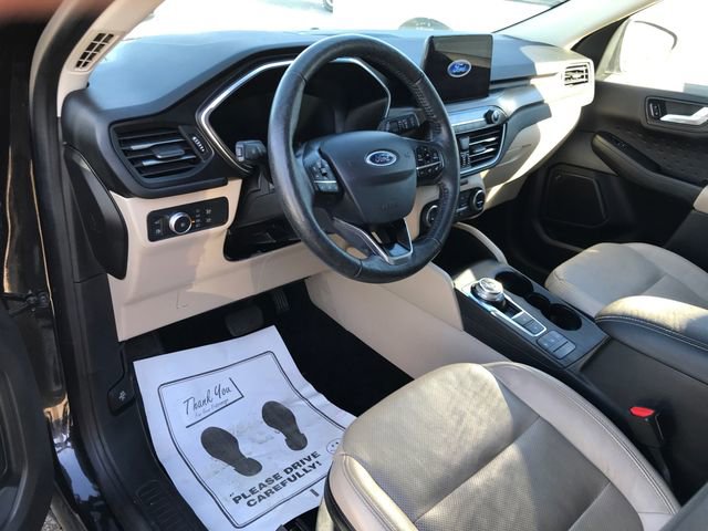 Used 2020 Ford Escape Titanium image 30