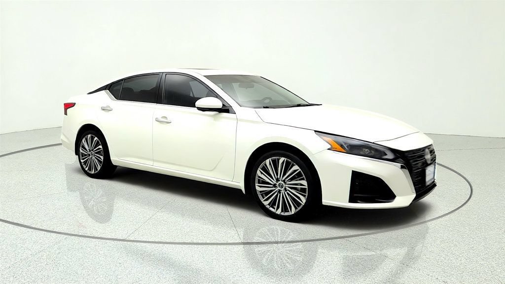 Used 2023 Nissan Altima 2.5 SL AWD/4WD image 3