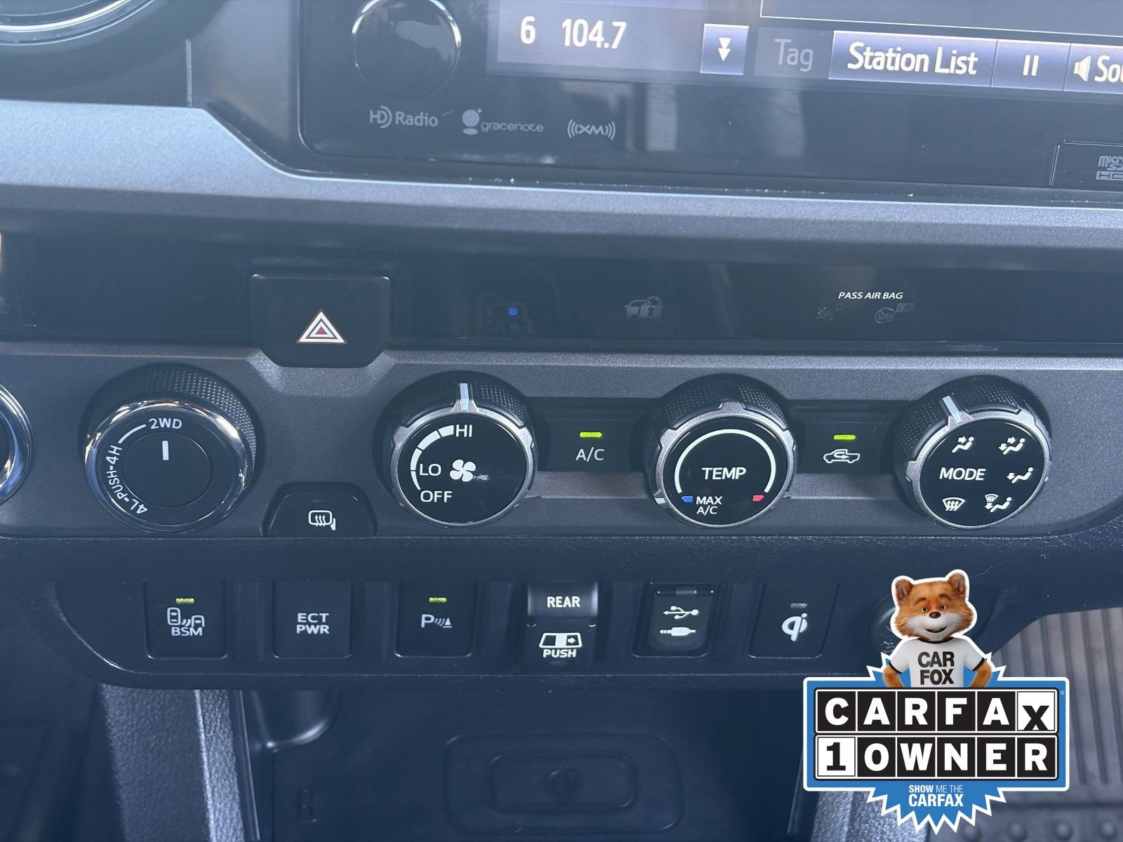 Used 2018 Toyota Tacoma TRD Off-Road w/ Technology Package AWD/4WD image 29