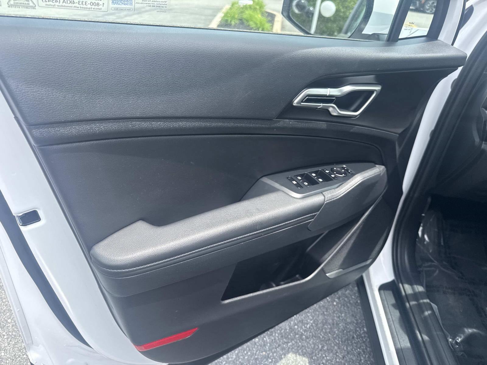 Used 2026 Kia Sportage EX FWD image 18