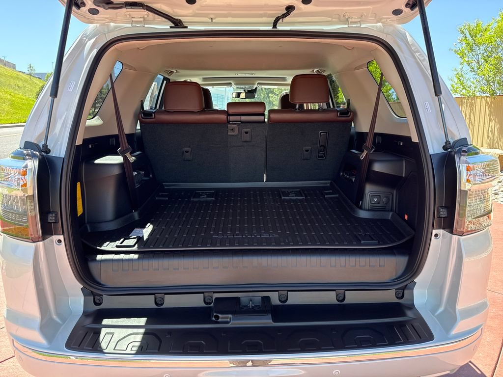 Used 2024 Toyota 4Runner Limited AWD/4WD image 7