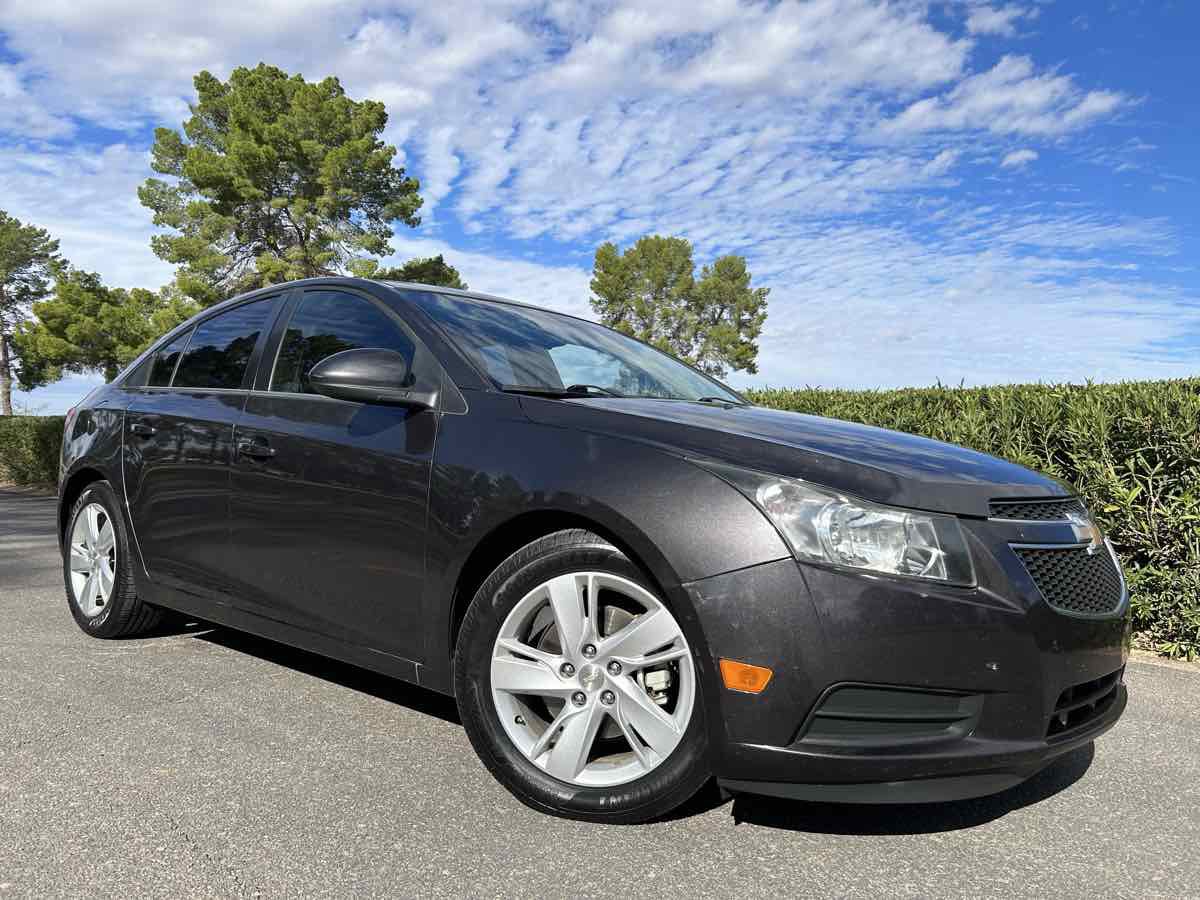 Used 2014 Chevrolet Cruze Diesel FWD image 4