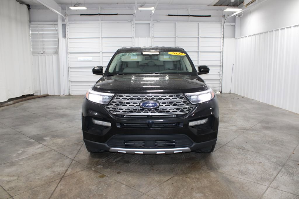 Used 2023 Ford Explorer Limited image 3