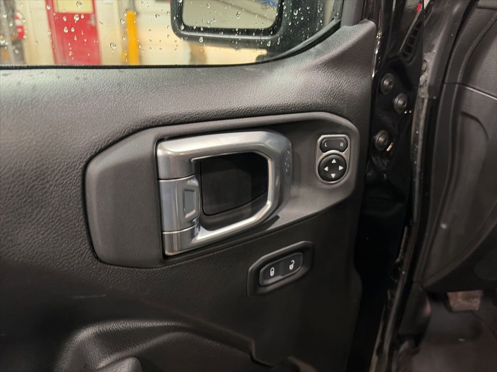 Used 2024 Jeep Wrangler Sport S image 11