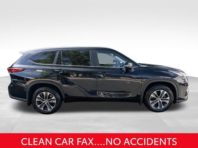 Used 2023 Toyota Highlander XLE AWD/4WD image 5