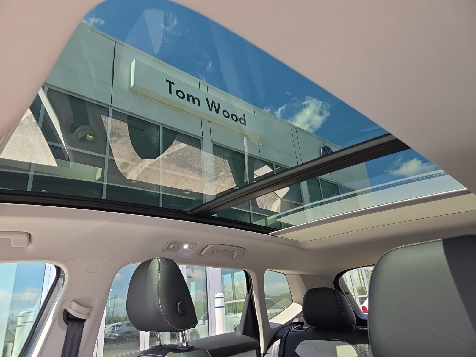 New 2026 Volkswagen Taos SEL AWD/4WD image 15
