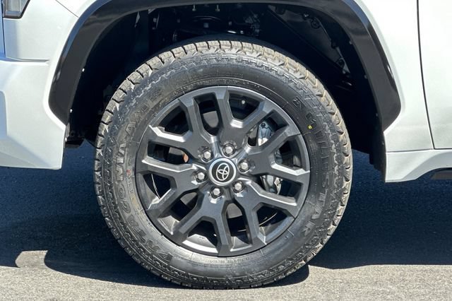 Used 2023 Toyota Tundra Platinum AWD/4WD image 28
