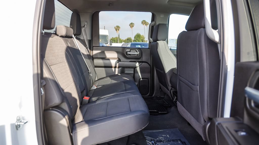 Used 2025 Chevrolet Silverado 2500 Custom w/ Custom Value Package AWD/4WD image 19