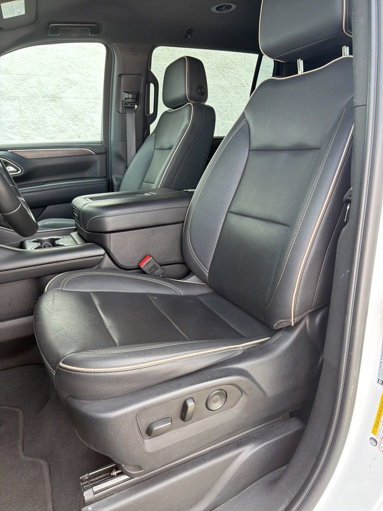 Used 2023 Chevrolet Suburban Premier AWD/4WD image 8