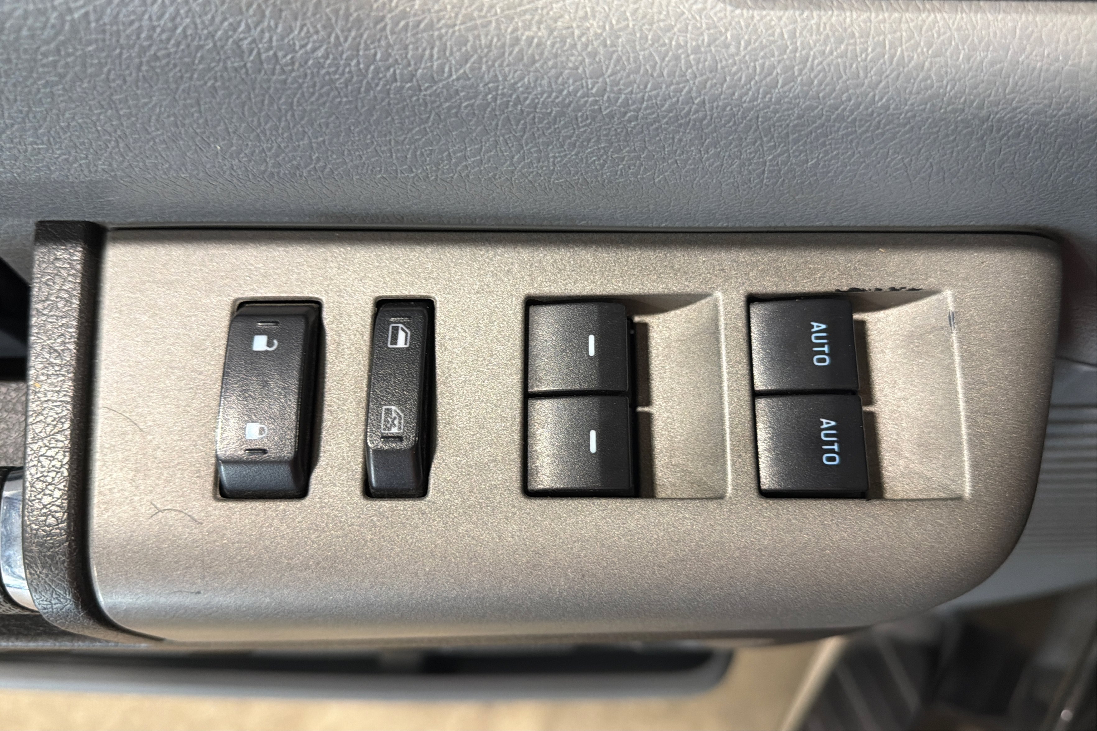 Used 2016 Ford F450 XLT w/ XLT Value Package AWD/4WD image 17