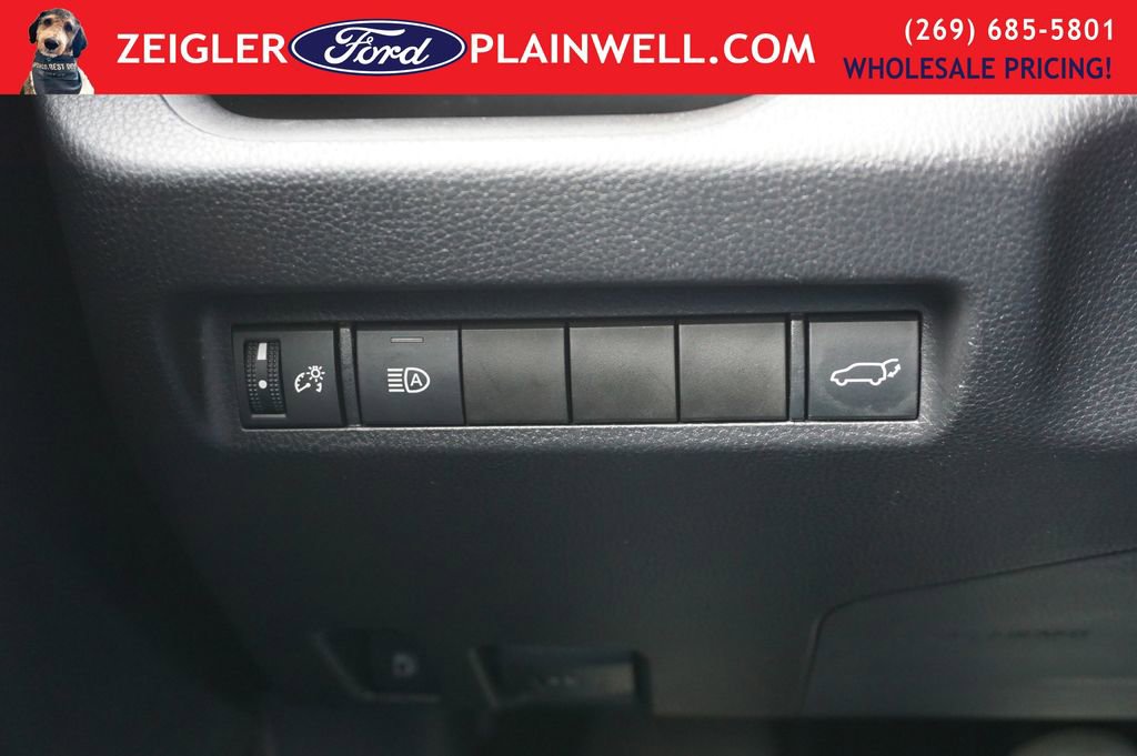 Used 2022 Toyota RAV4 XLE w/ Convenience Package image 29
