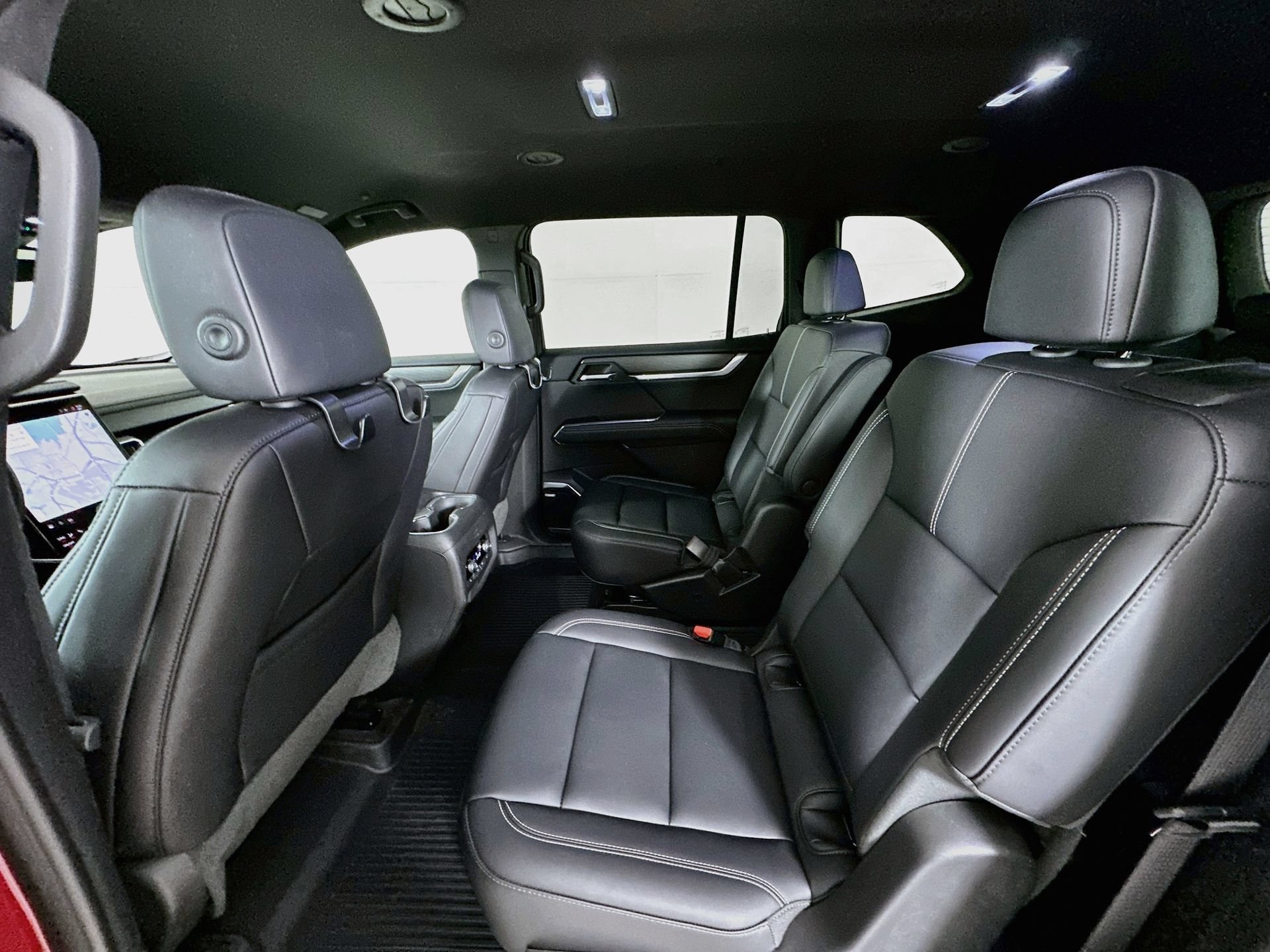 Used 2025 GMC Acadia Elevation w/ Elevation Premium Package FWD image 25