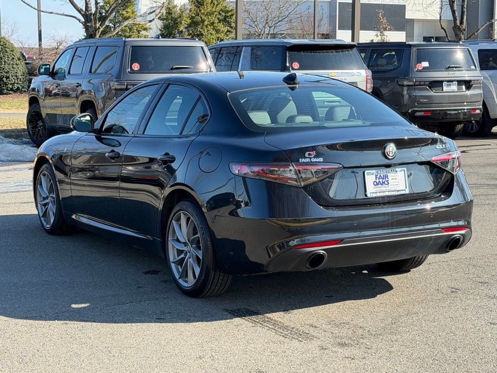 Used 2024 Alfa Romeo Giulia Ti image 9