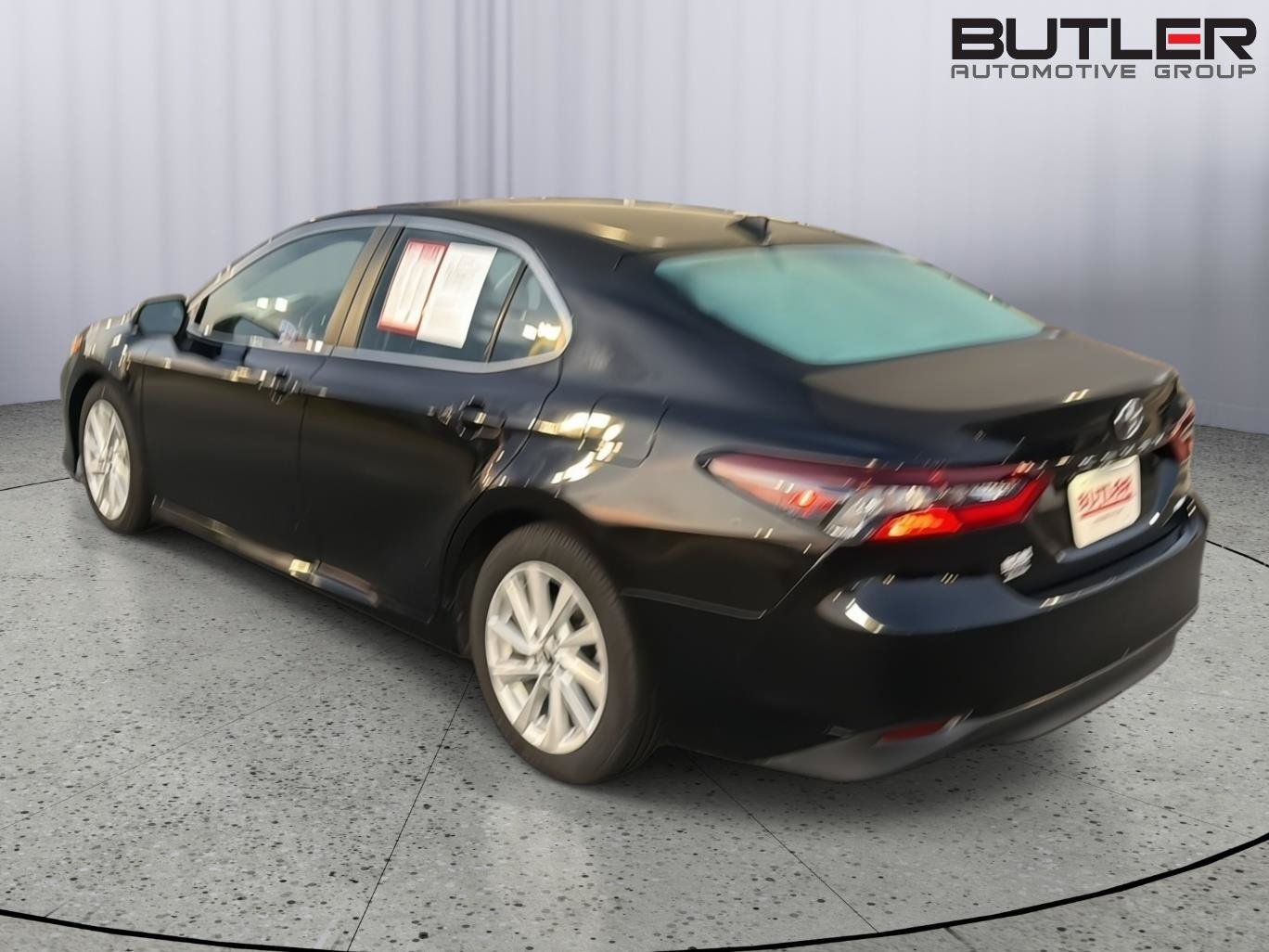 Certified 2022 Toyota Camry LE FWD image 4