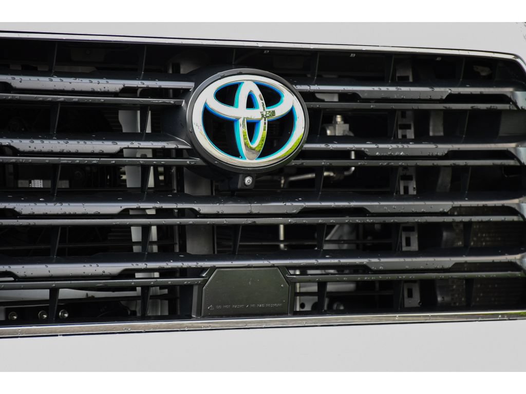 Used 2024 Toyota Sequoia SR5 w/ SR5 Premium Package AWD/4WD image 10