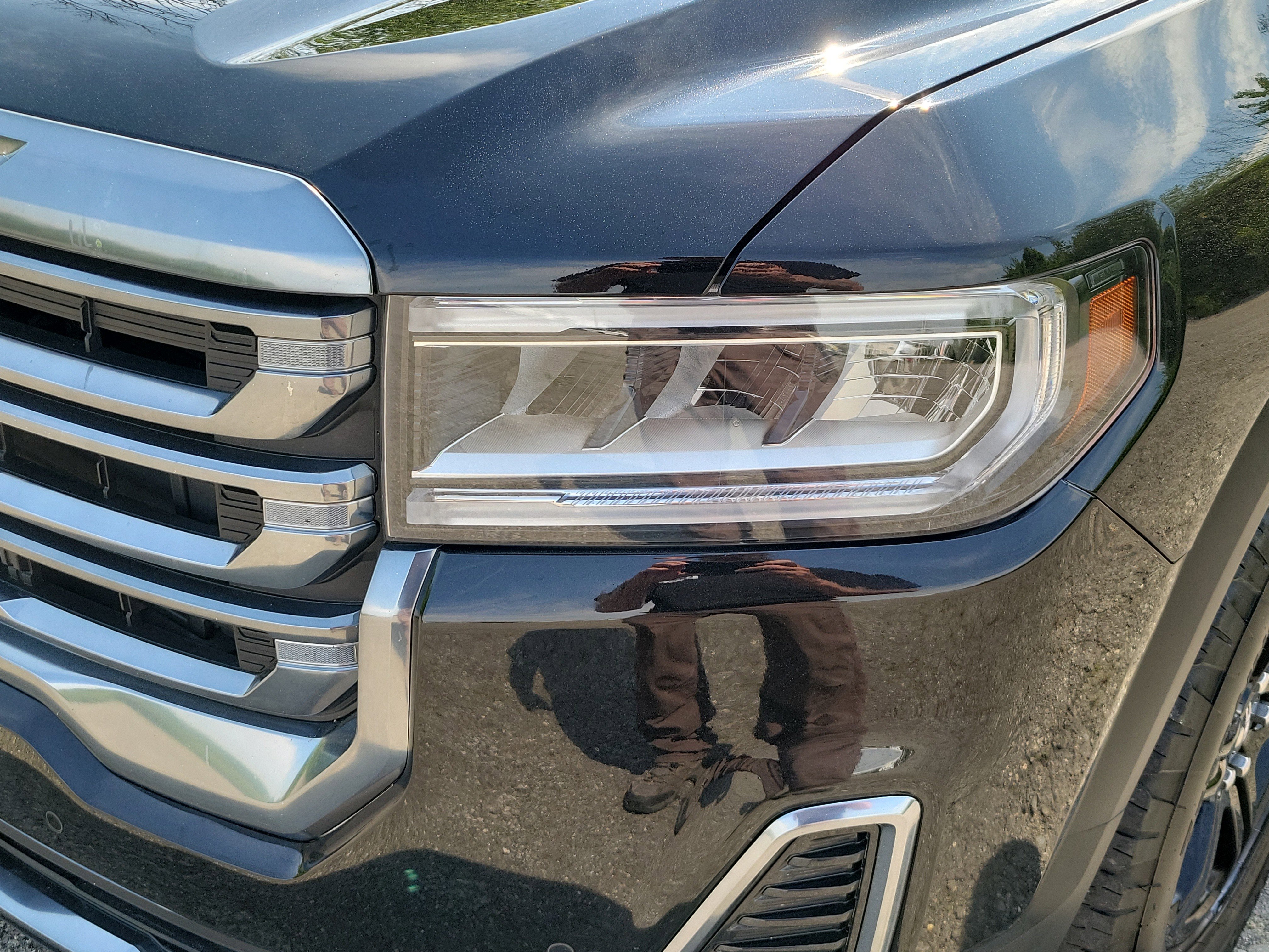 Used 2022 GMC Acadia AT4 w/ Technology Package AWD/4WD image 9