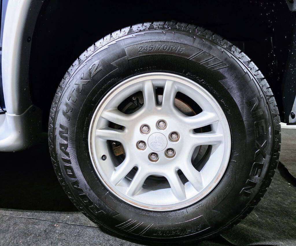 Used 2003 Dodge Durango SLT Plus AWD/4WD image 35