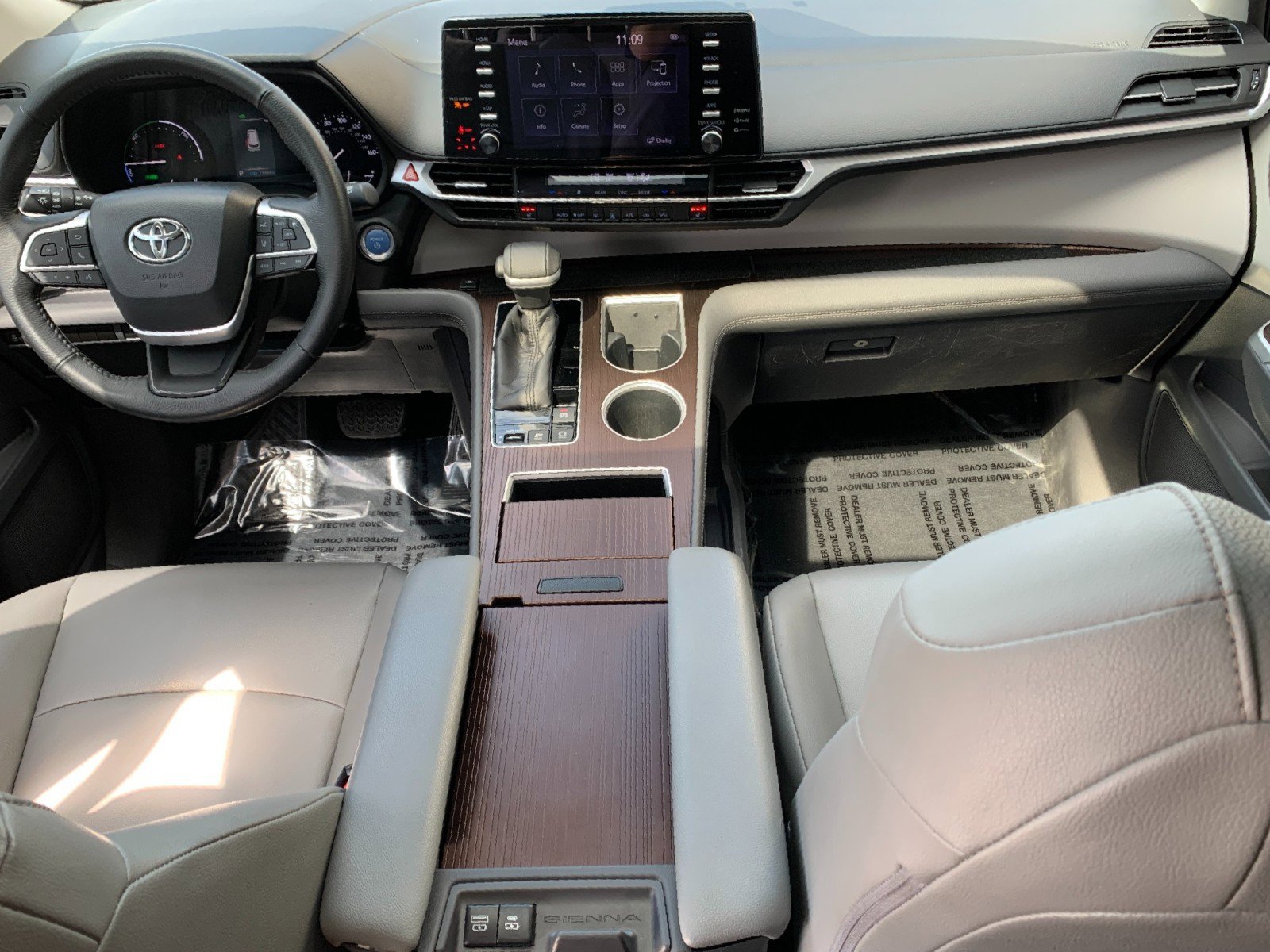 Used 2022 Toyota Sienna XLE AWD/4WD image 25