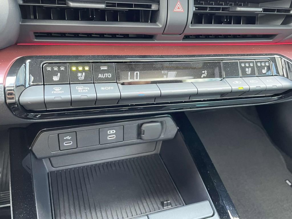 Used 2025 Toyota Prius Plug-In Hybrid w/ Limited Premium Package image 20