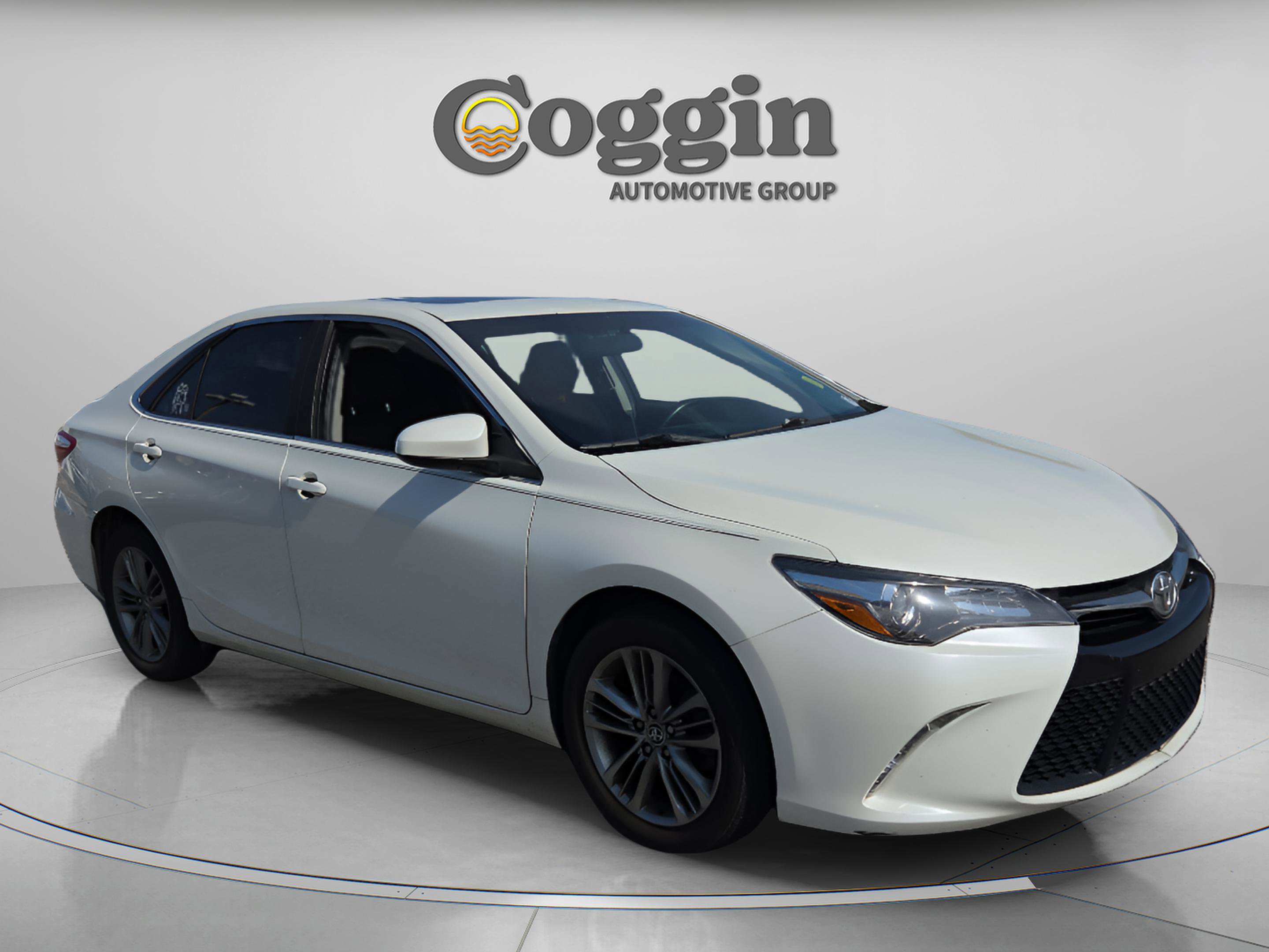 Used 2015 Toyota Camry SE w/ Moonroof Package FWD image 7