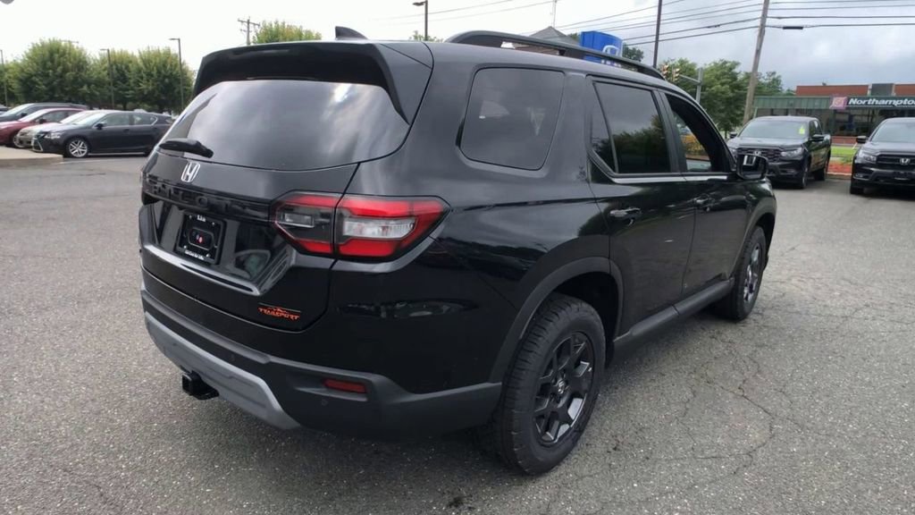 New 2025 Honda Pilot TrailSport image 9