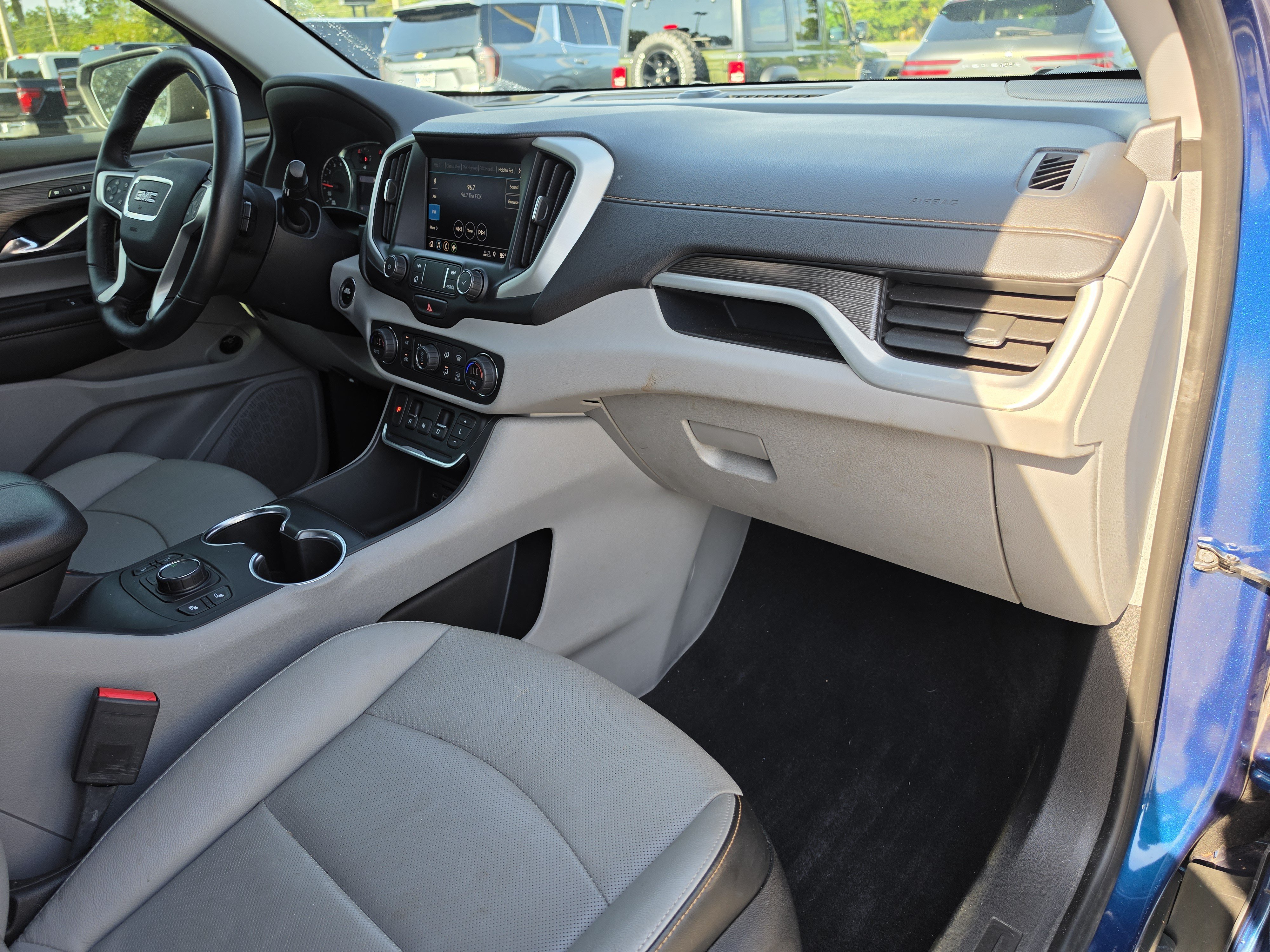 Used 2020 GMC Terrain SLT w/ Preferred Package FWD image 18