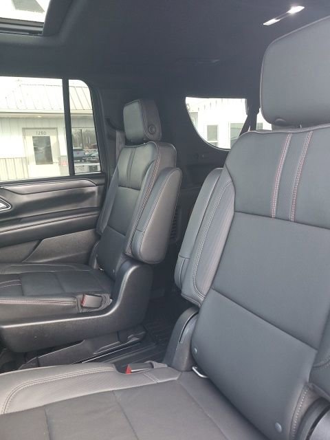 Used 2021 Chevrolet Suburban RST w/ Luxury Package image 21