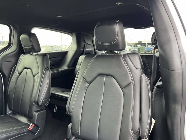 New 2026 Chrysler Pacifica Select w/ S Appearance Package AWD/4WD image 25