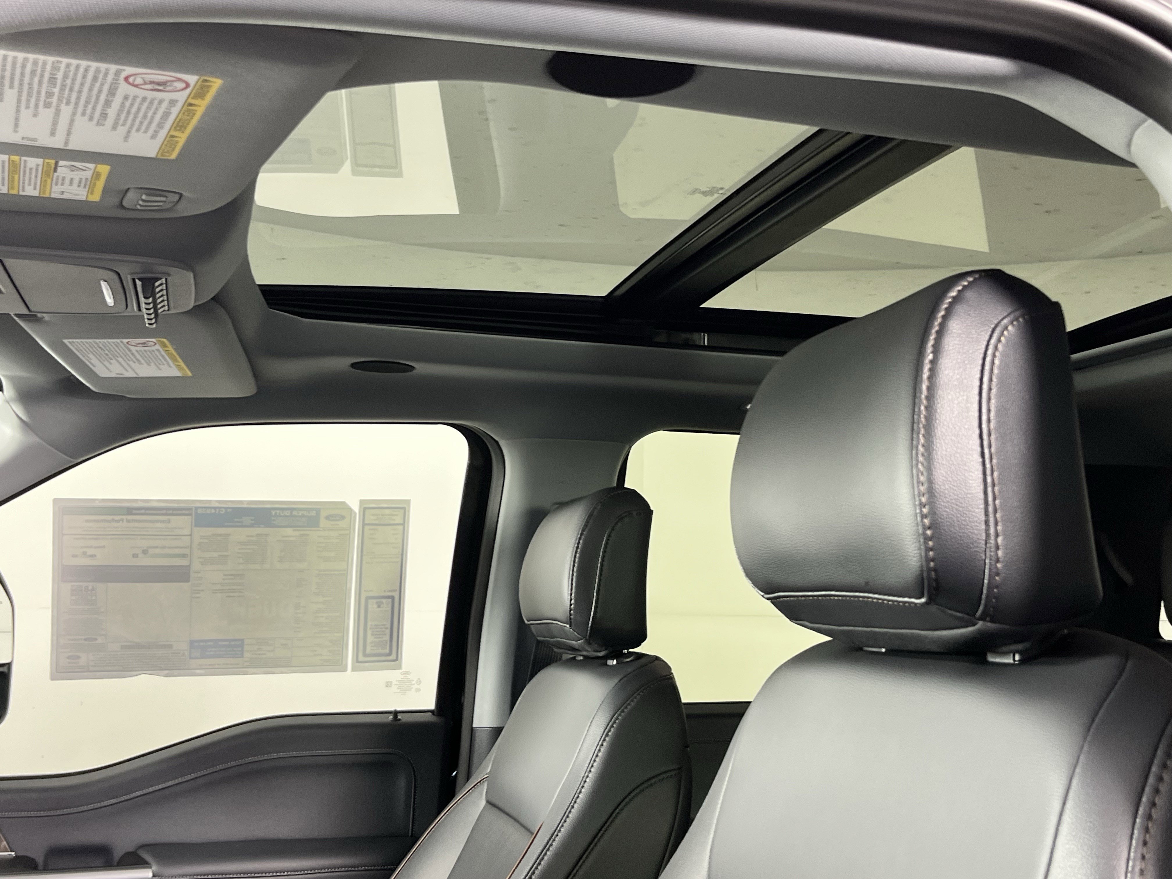 New 2026 Ford F250 Lariat w/ Black Appearance Package image 17