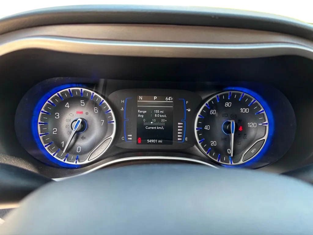 Used 2023 Chrysler Voyager LX FWD image 13