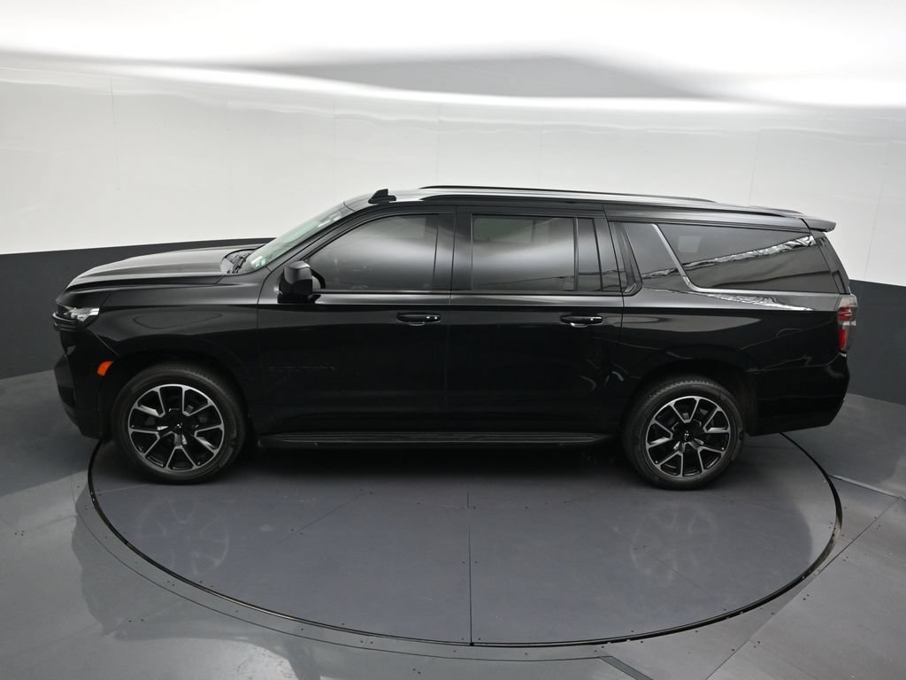 Used 2021 Chevrolet Suburban RST w/ Rear Media and Nav Package RWD image 17