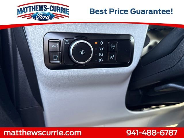 Certified 2025 Ford Escape Platinum w/ Premium Technology Package image 25