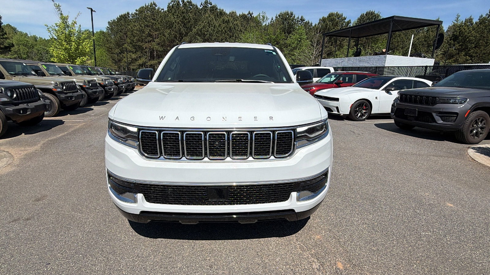 Certified 2025 Jeep Wagoneer 4WD w/ Convenience Group I image 3