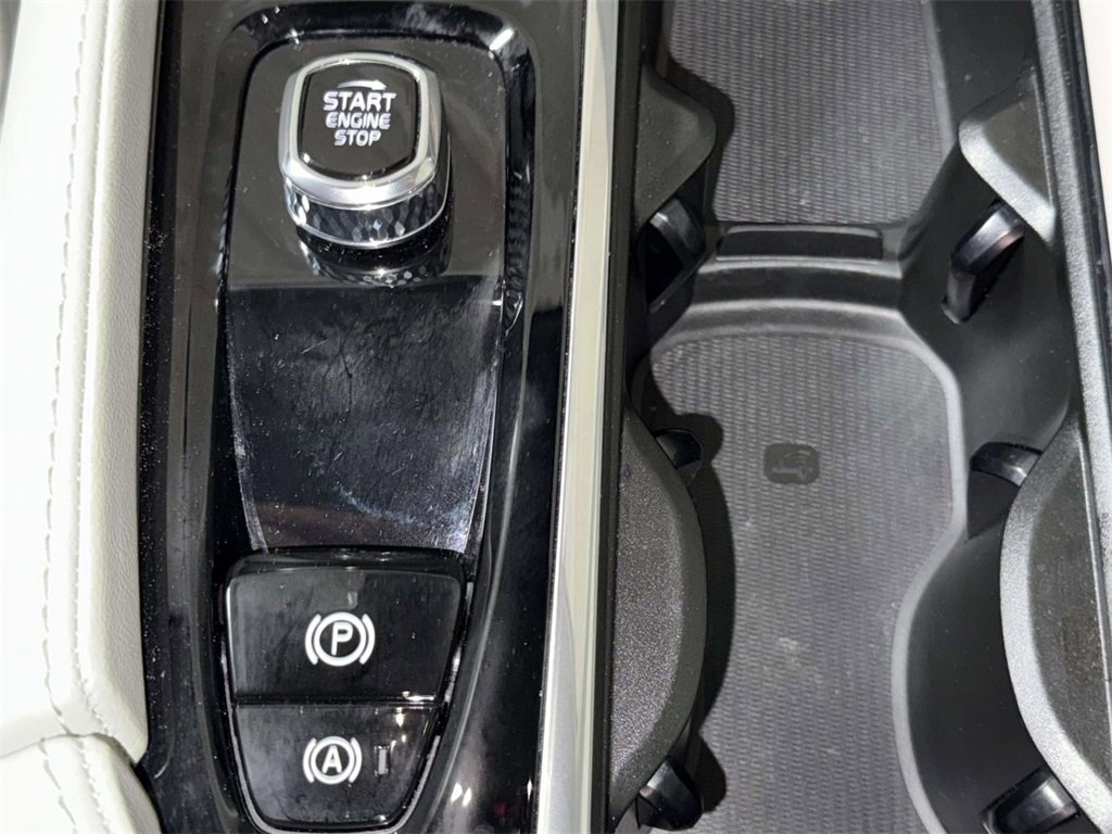 Used 2024 Volvo XC90 B6 Plus w/ Protection Package Premier image 23
