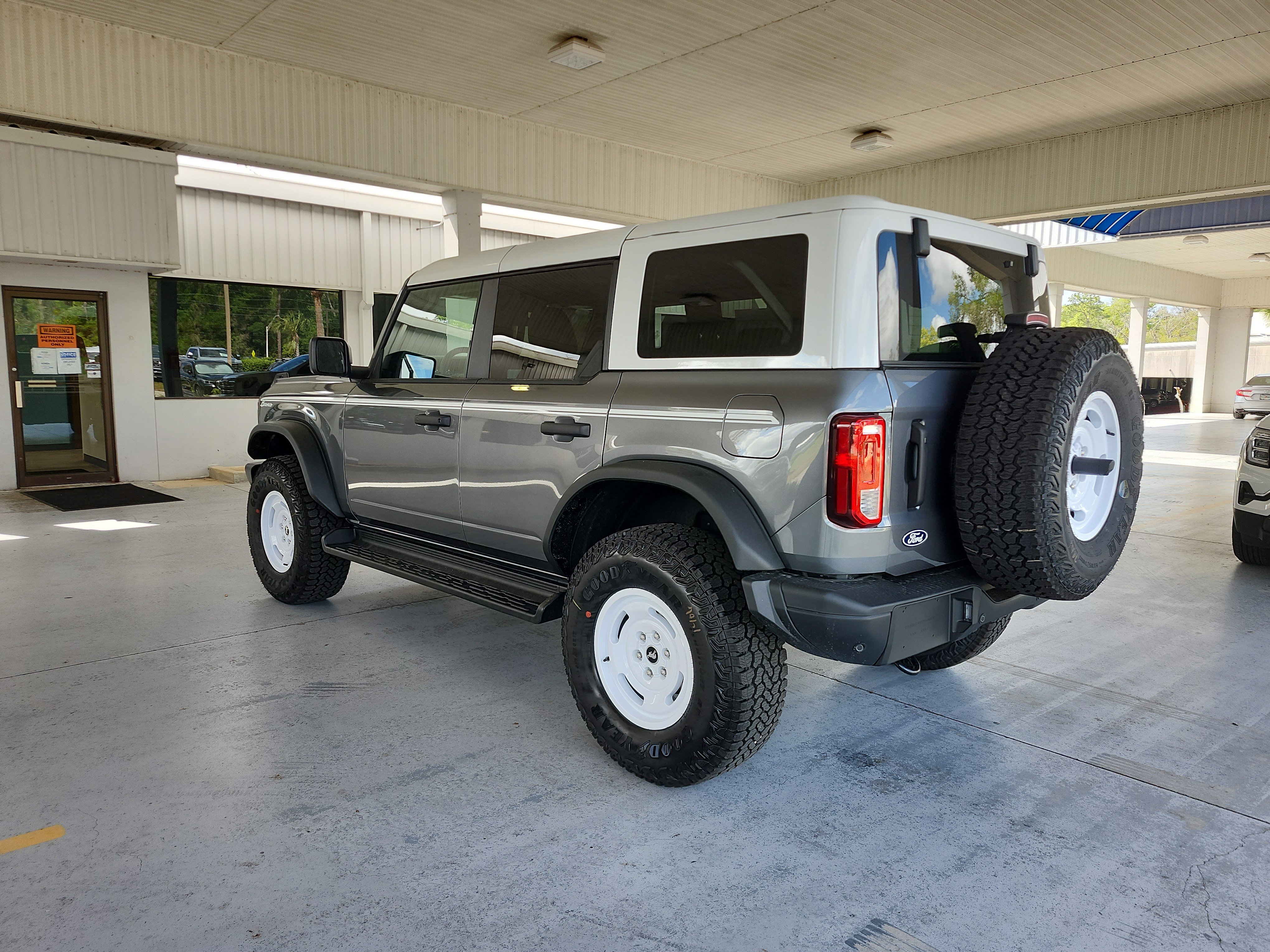 New 2026 Ford Bronco Heritage Edition image 3