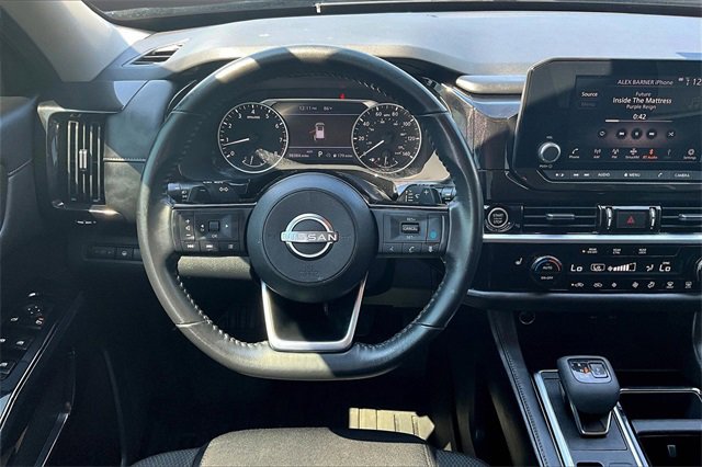 Used 2022 Nissan Pathfinder SV image 8