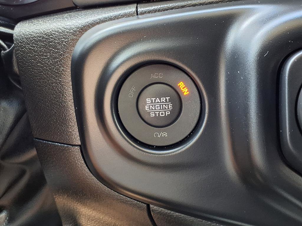 Used 2023 Jeep Gladiator Sport image 11