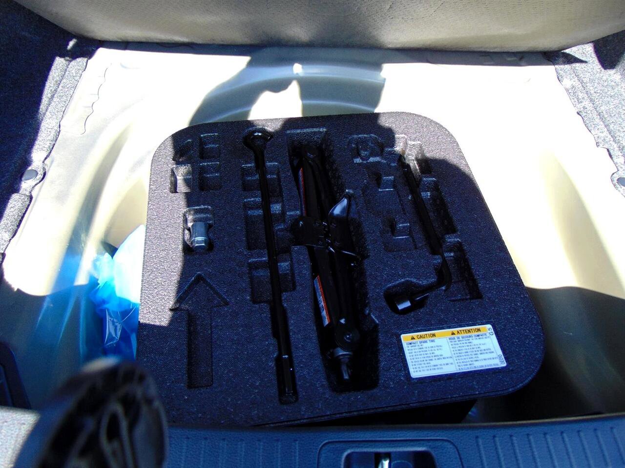 Used 2025 Toyota Corolla LE image 12