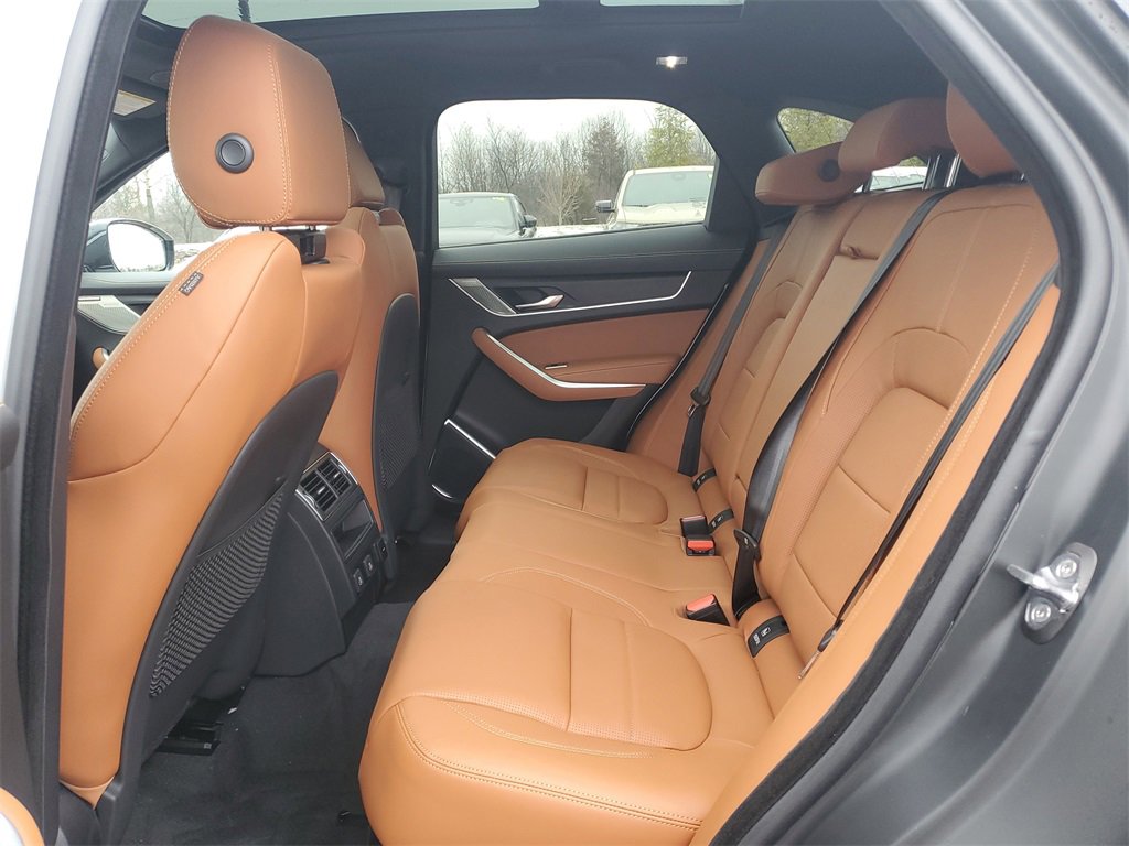 New 2025 Jaguar F-PACE R-Dynamic S image 30